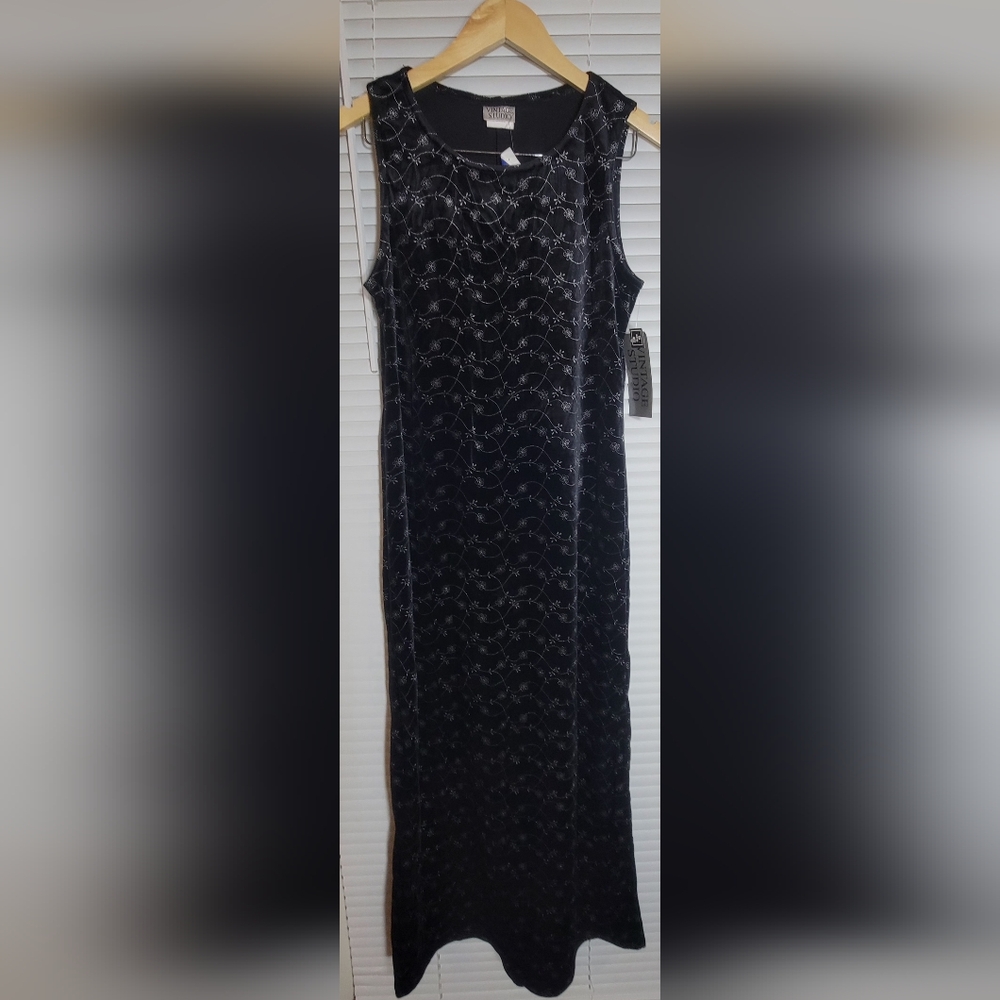 Black Velvet Formal Dress